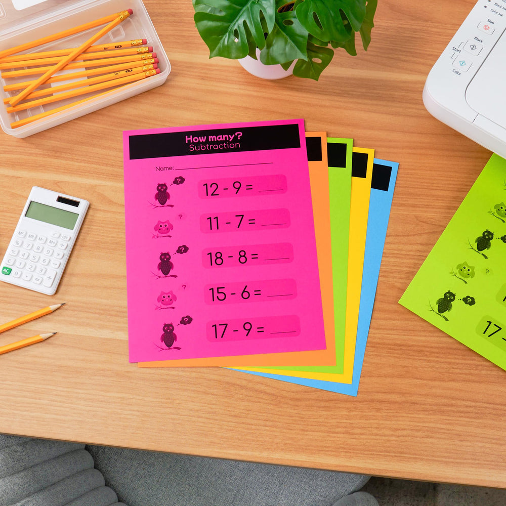 Astrobrights impresión con tinta negra sobre papel para resultados nítidos
