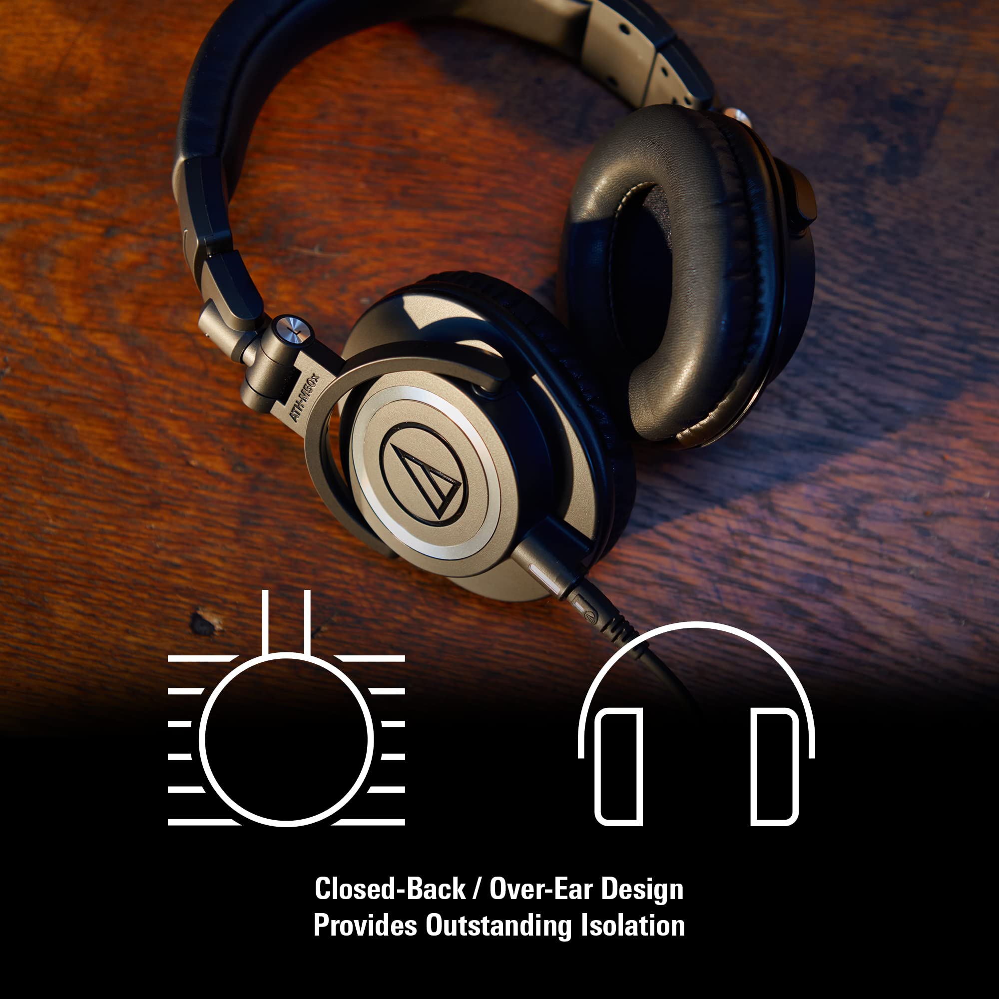Audio-Technica ATH-M50X comparación de escala en mano, indica tamaño y portabilidad