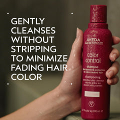 Aveda textura de espuma ligera que limpia sin apelmazar el cabello