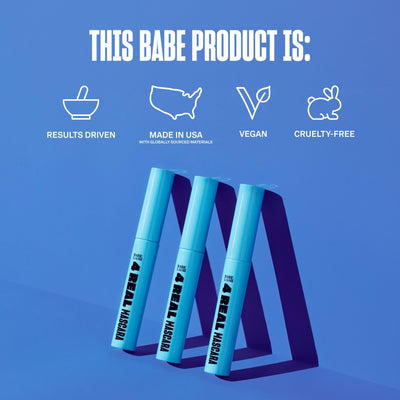 Babe Original en bolso sobre mesa, ideal para retoques diarios