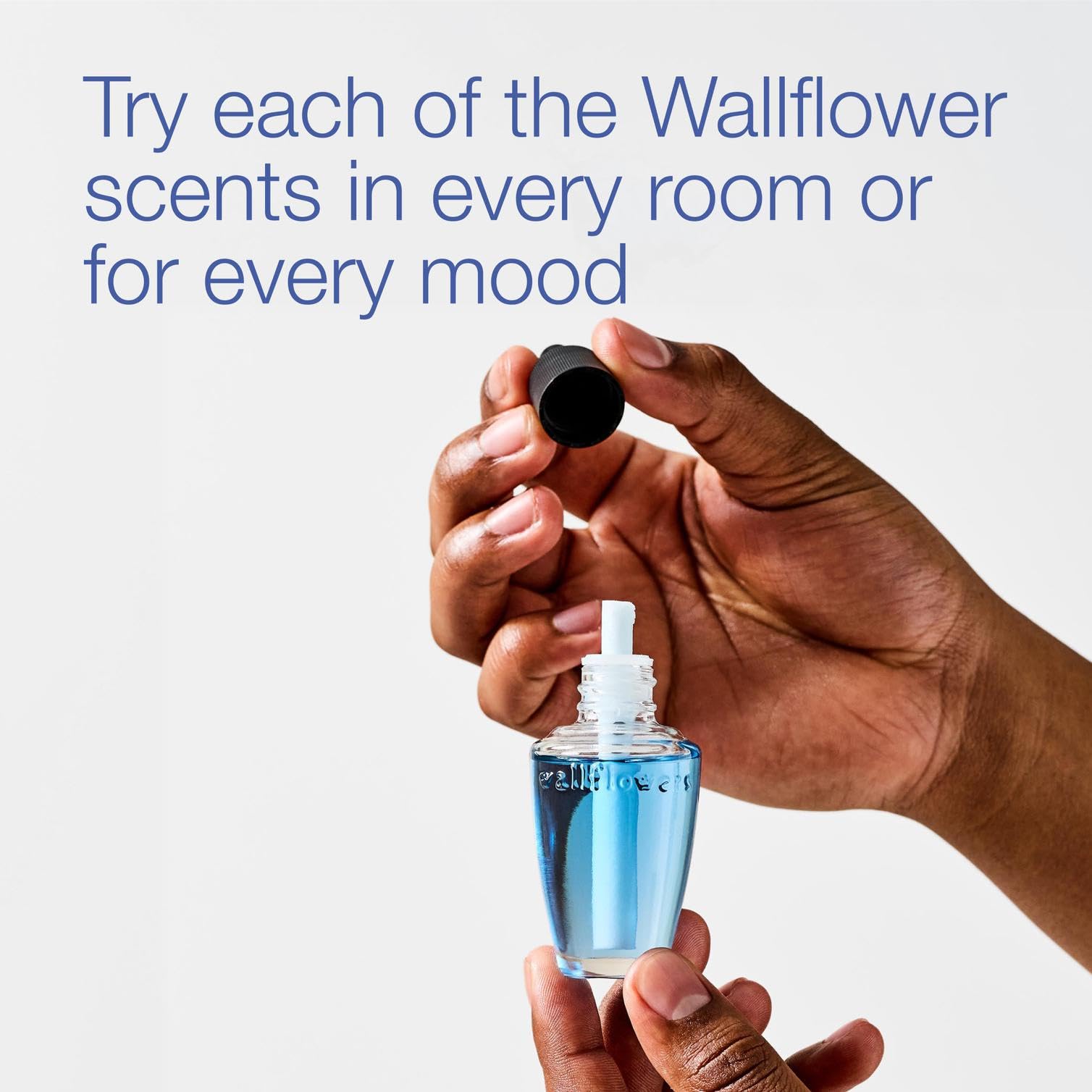 Bath & Body Works recarga Fresh Linen junto a una regla, comparación de tamaño práctica