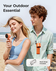 Bearwind ventilador en mano al aire libre, proporcionando refresco inmediato en movimiento