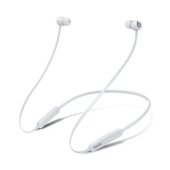 Beats Flex vista frontal del embalaje mostrando color smoke gray y diseño compacto