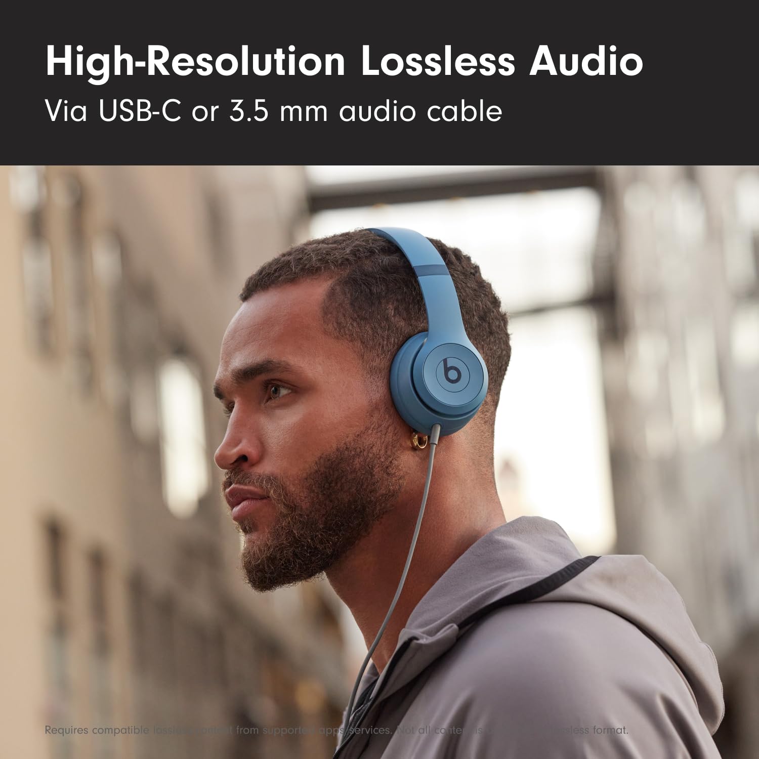 Beats Solo 4 perfil lateral ajuste ergonómico para uso diario confortable