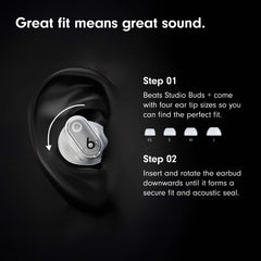Beats Studio Buds + estuche abierto Ivory que destaca su carga portátil