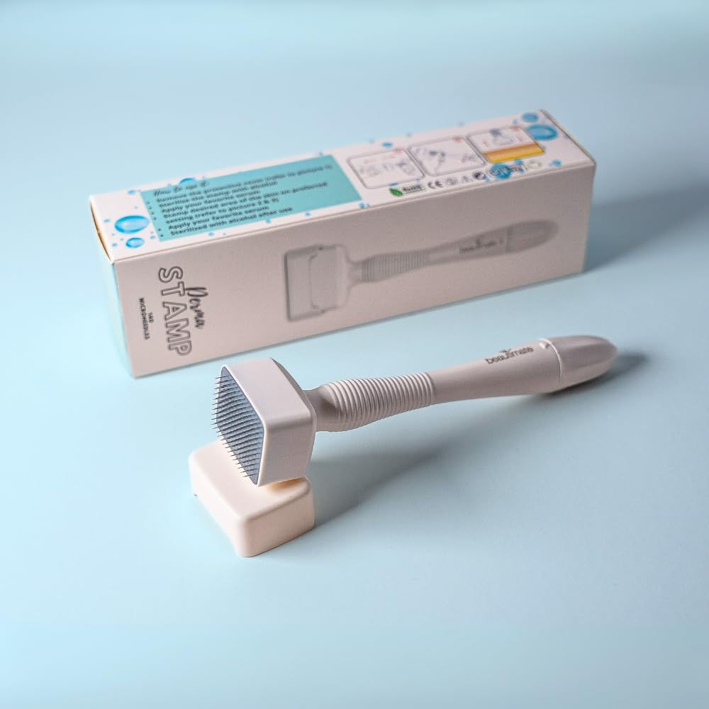 beautimate Derma Stamp empaquetado con funda y accesorios higiénicos