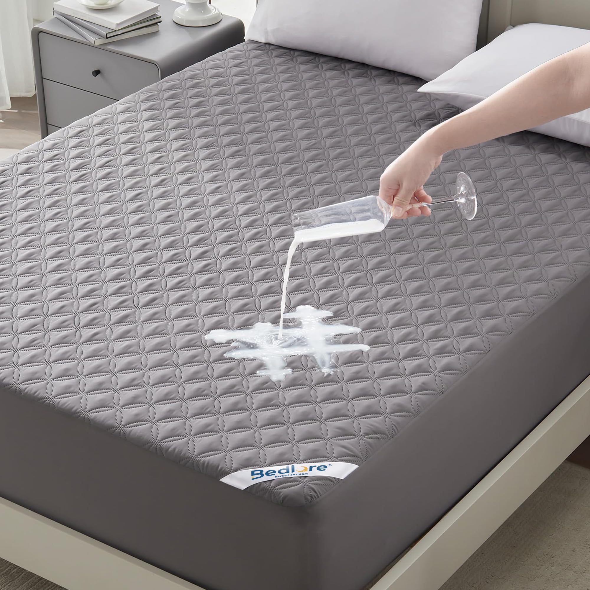 BEDLORE vista frontal del protector en su empaque, protección inmediata