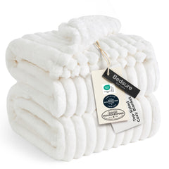 Bedsure vista frontal de la manta off white, aspecto acogedor y moderno
