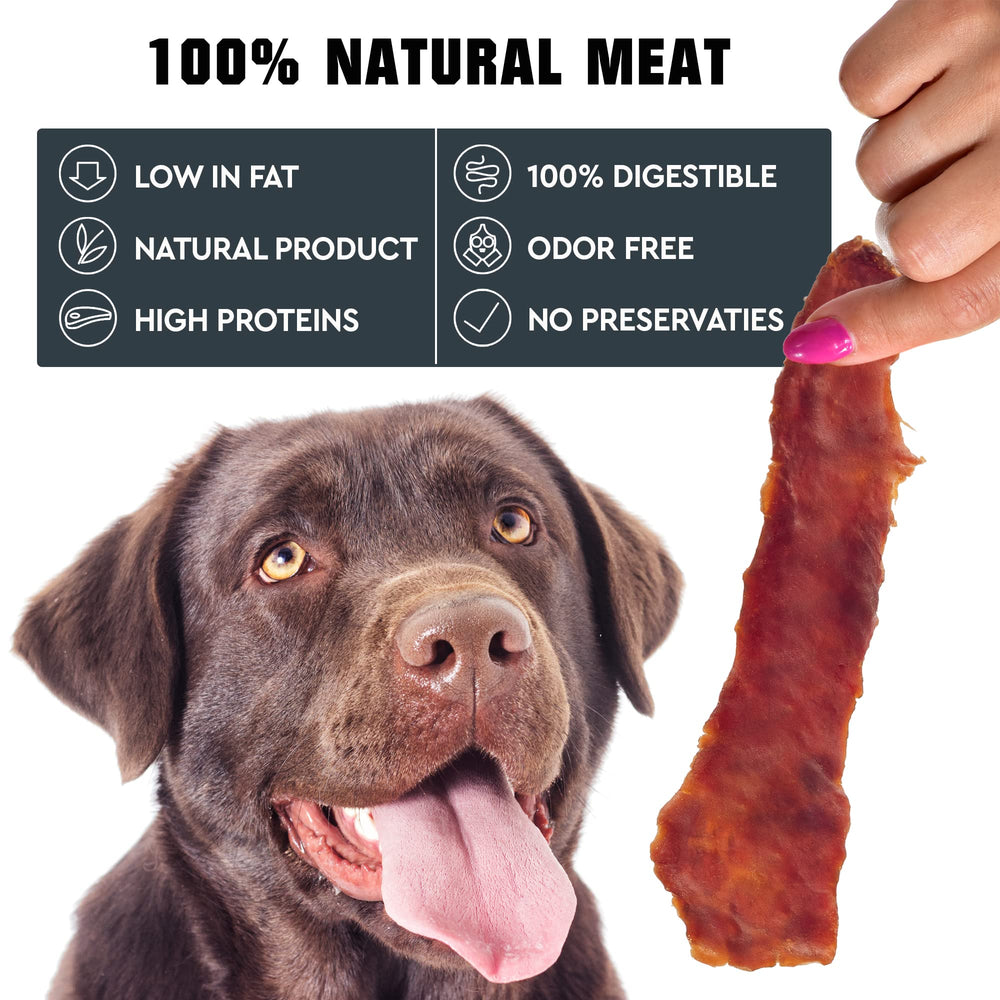 Beloved Pets tiras en mano para mostrar tamaño y conveniencia de porción