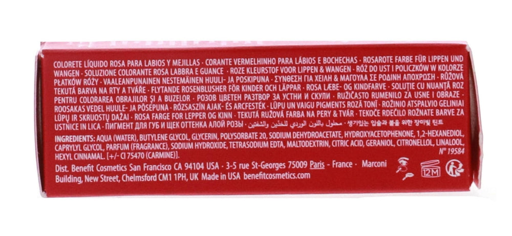 Benefit producto junto a regla para comparar tamaño compacto