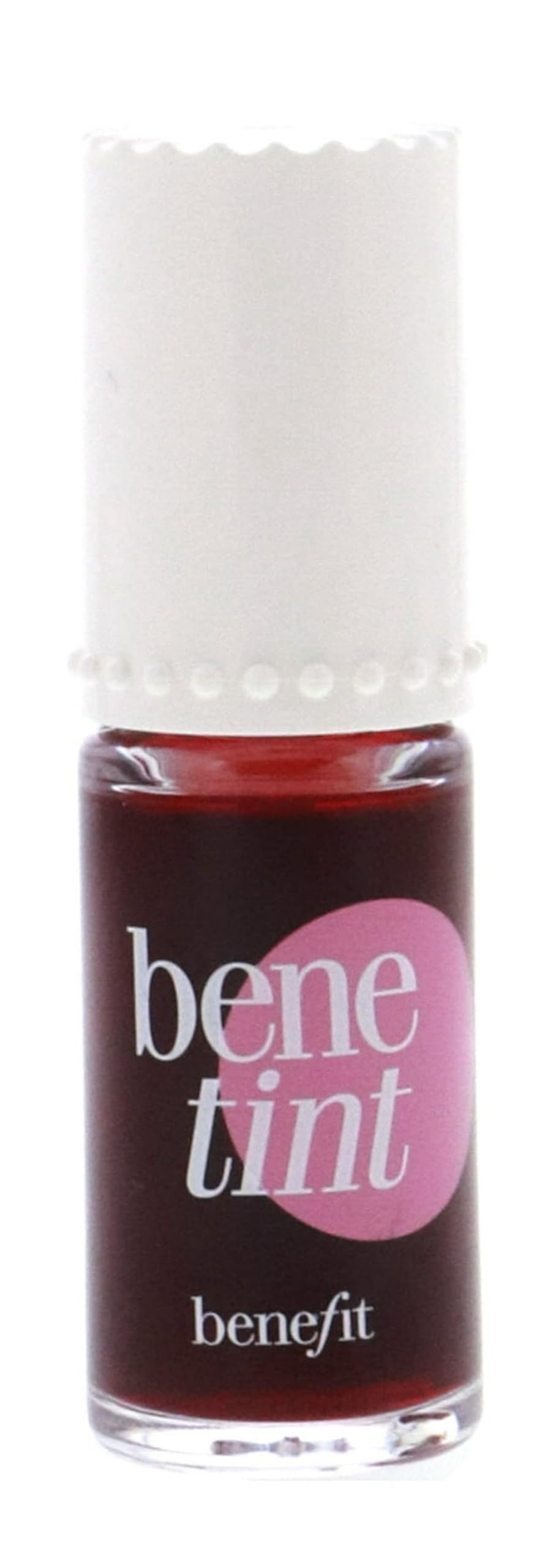 Benefit frasco frontal rosa mostrando diseño y tamaño portátil
