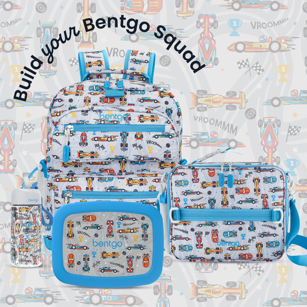 Bentgo bolsa en uso durante salida escolar mostrando facilidad de transporte