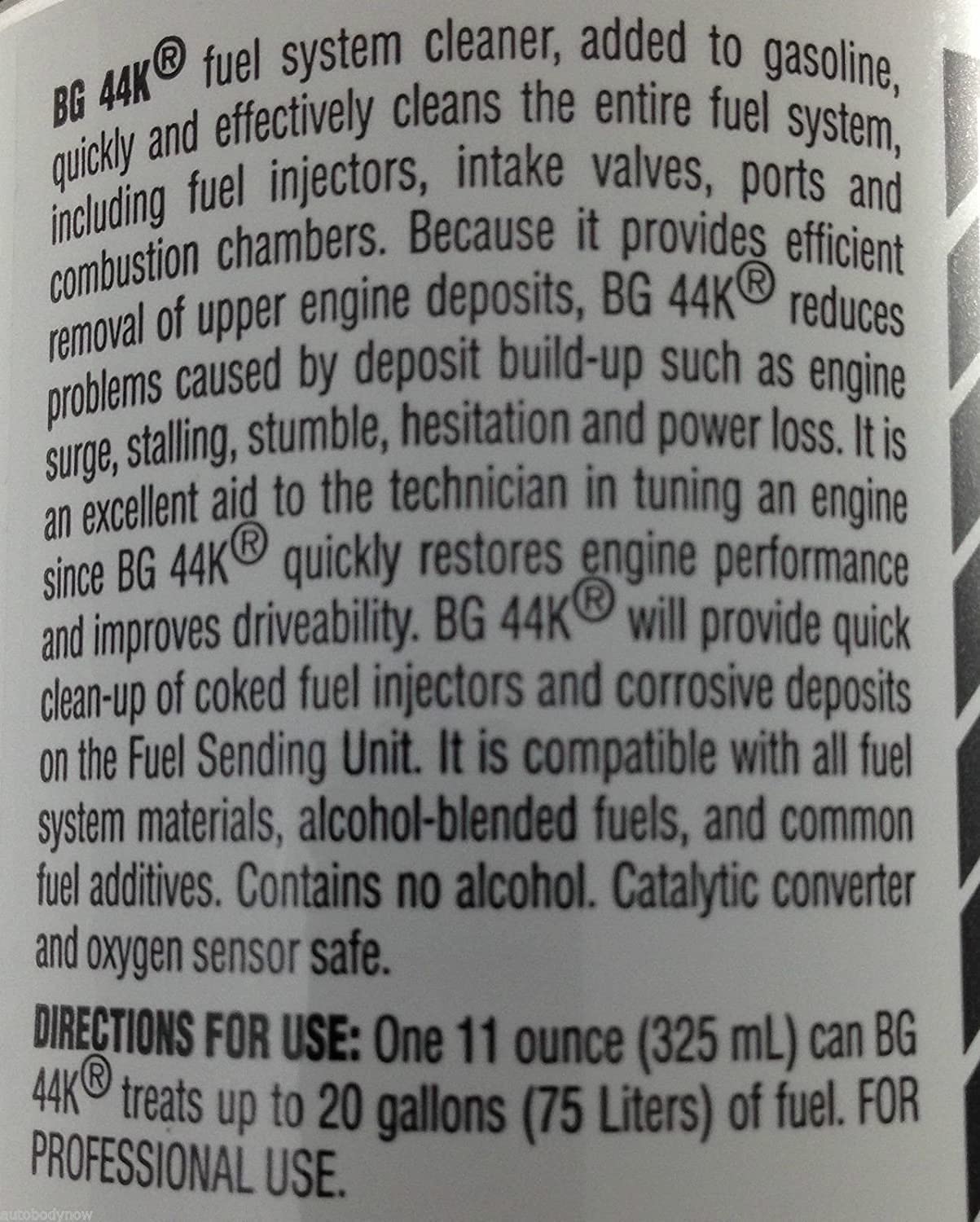 BG 44k Platinum New vertiéndose en el tanque de gasolina para restaurar rendimiento
