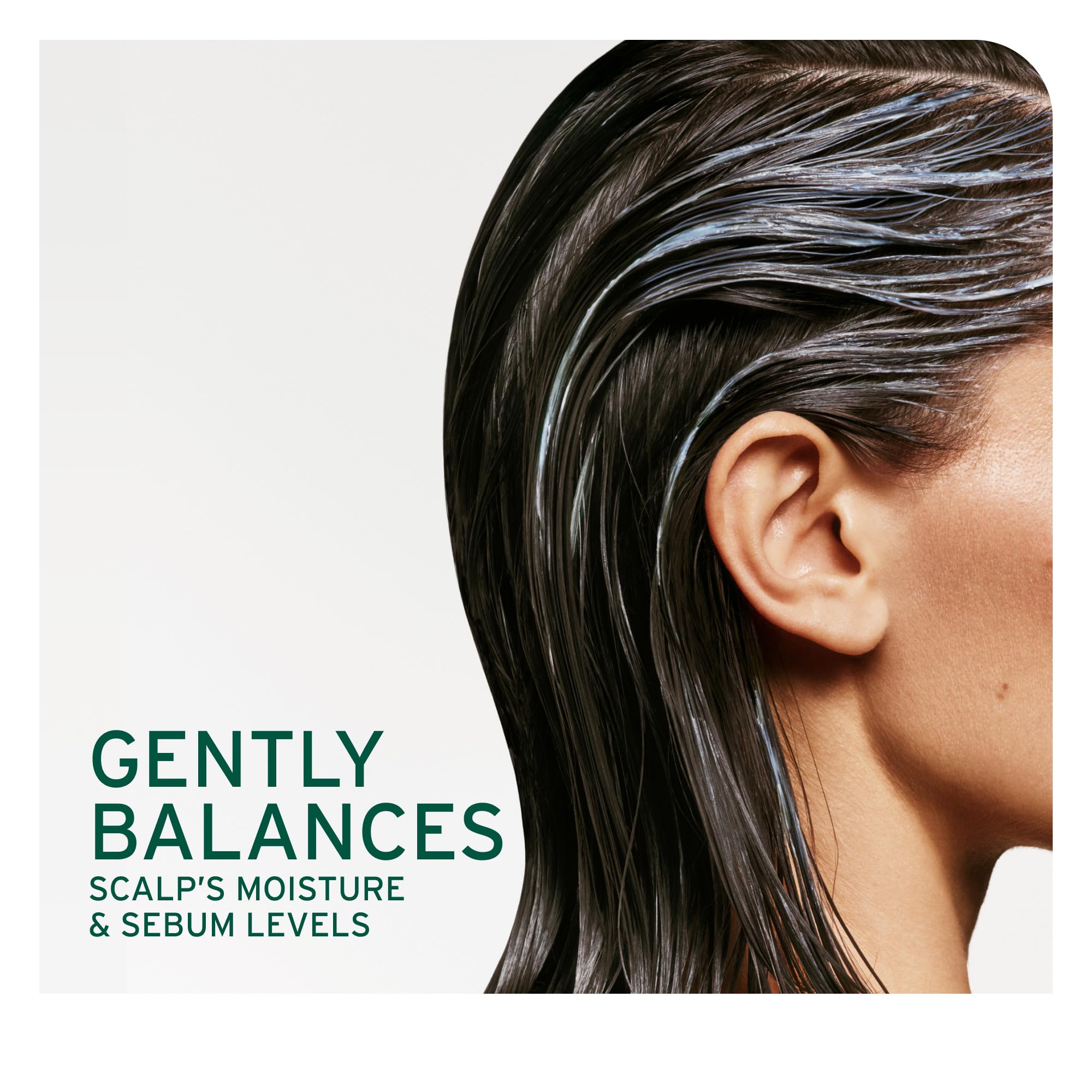 Biolage aplicación en mano con producto, fácil distribución y ligereza