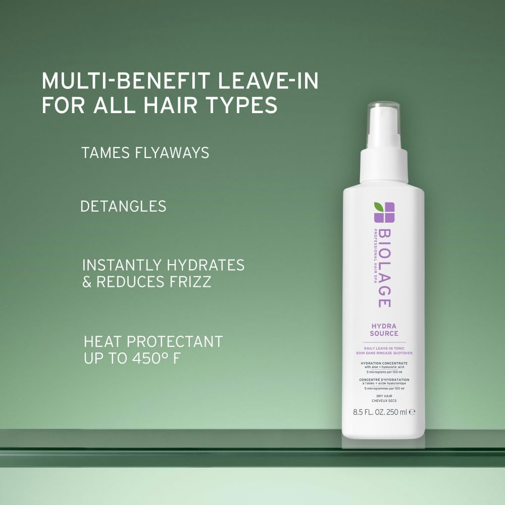 Biolage producto junto a una mano para comparar tamaño y uso diario