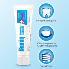 Persona cepillando con Bioniq Plus para una limpieza suave y encías hidratadas