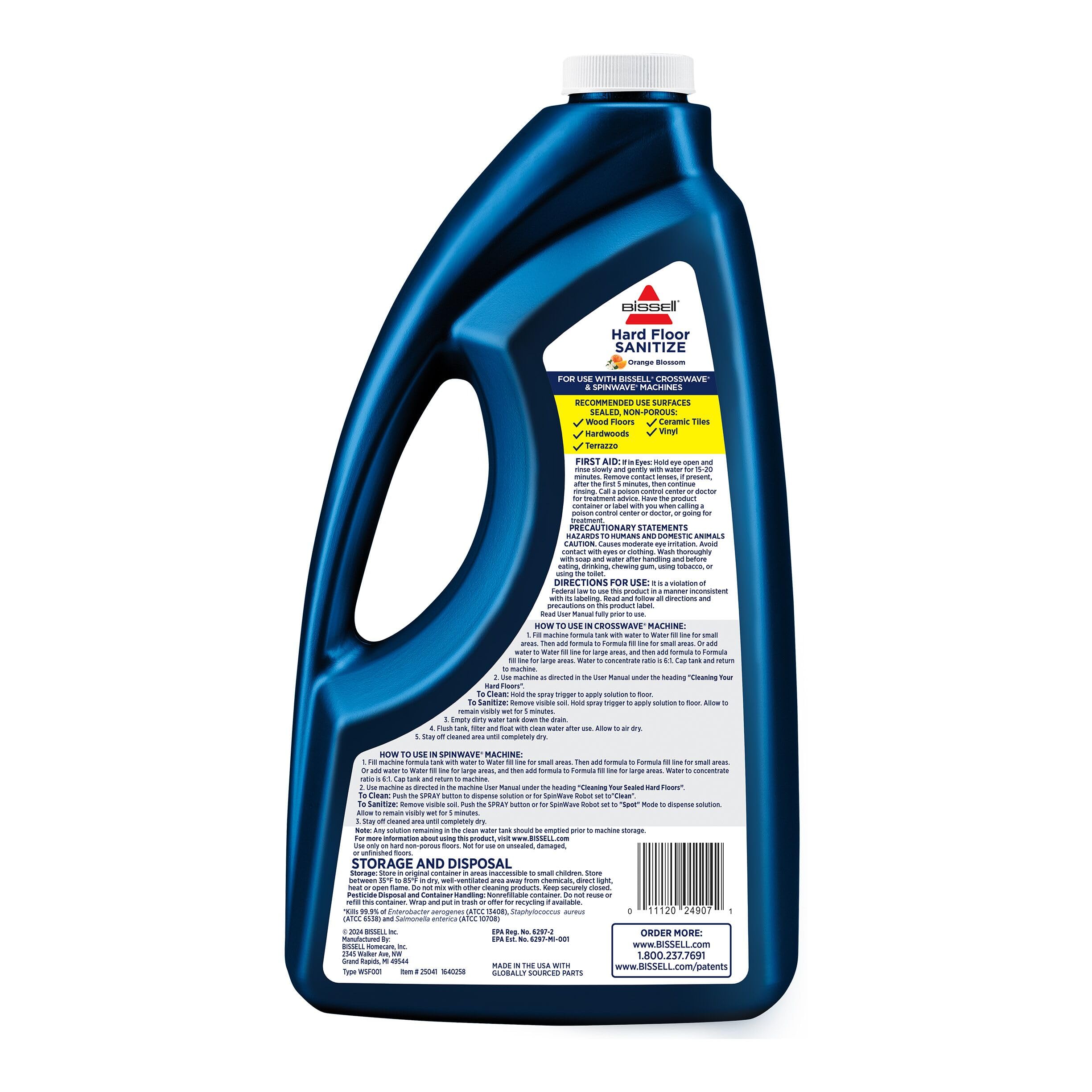 Bissell vertiendo solución en depósito, dosificación sencilla