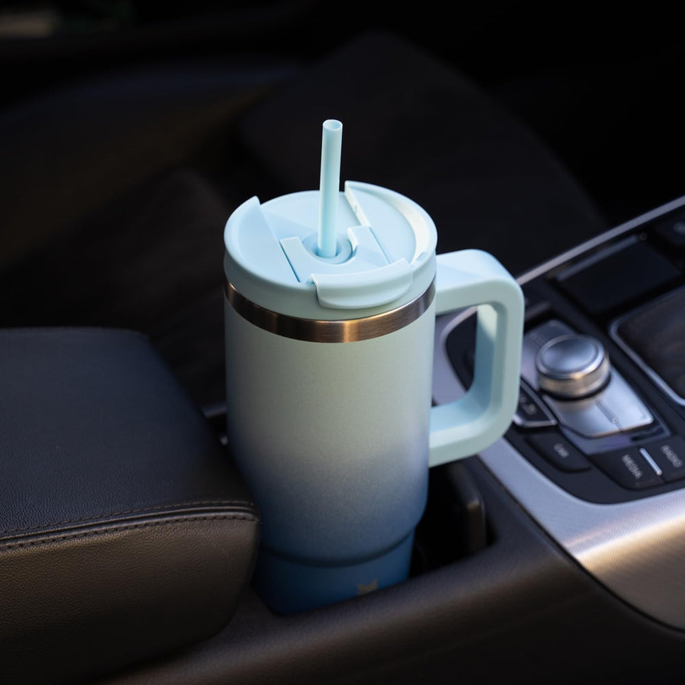 BJPKPK vaso en escenario cotidiano para trabajo y viaje