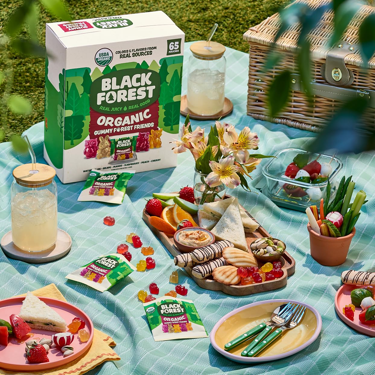 Black Forest pouch dentro de una lonchera demostrando uso práctico diario