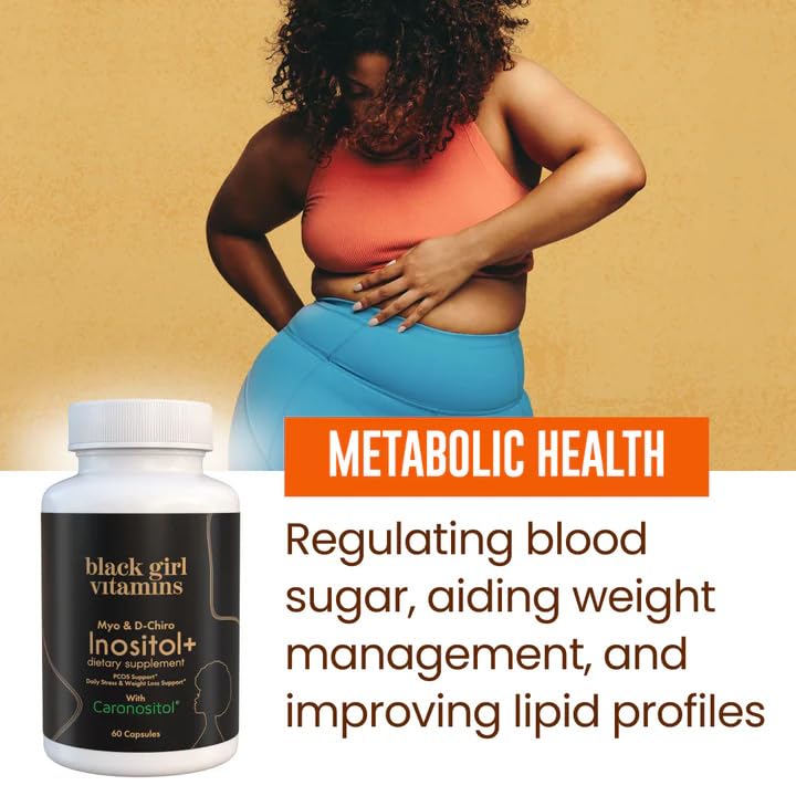 Black Girl Vitamins cápsula en mano para comparar tamaño y facilidad