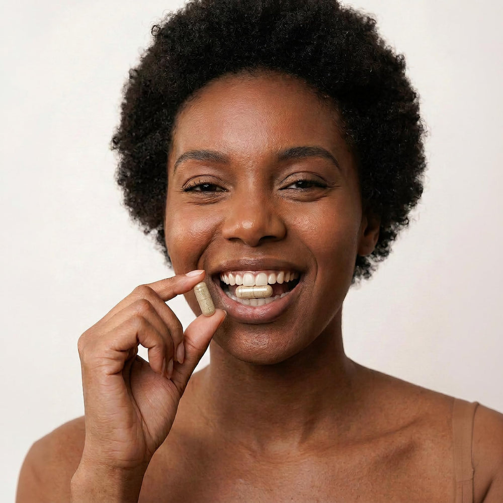 Black Girl Vitamins frasco dentro de un bolso, fácil de llevar y práctico