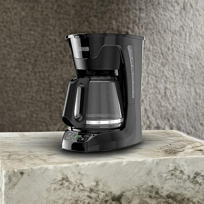 BLACK+DECKER Sneak-A-Cup pour demonstrating drip-free first cup