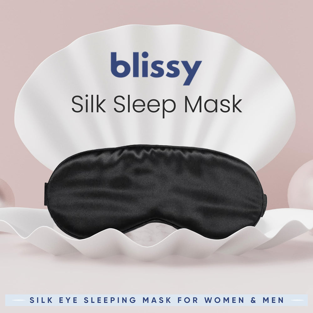 BLISSY antifaz en una habitación relajante mostrando uso en viaje y casa