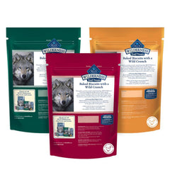 Blue Buffalo bolsa abierta con galletas crujientes lista para premios