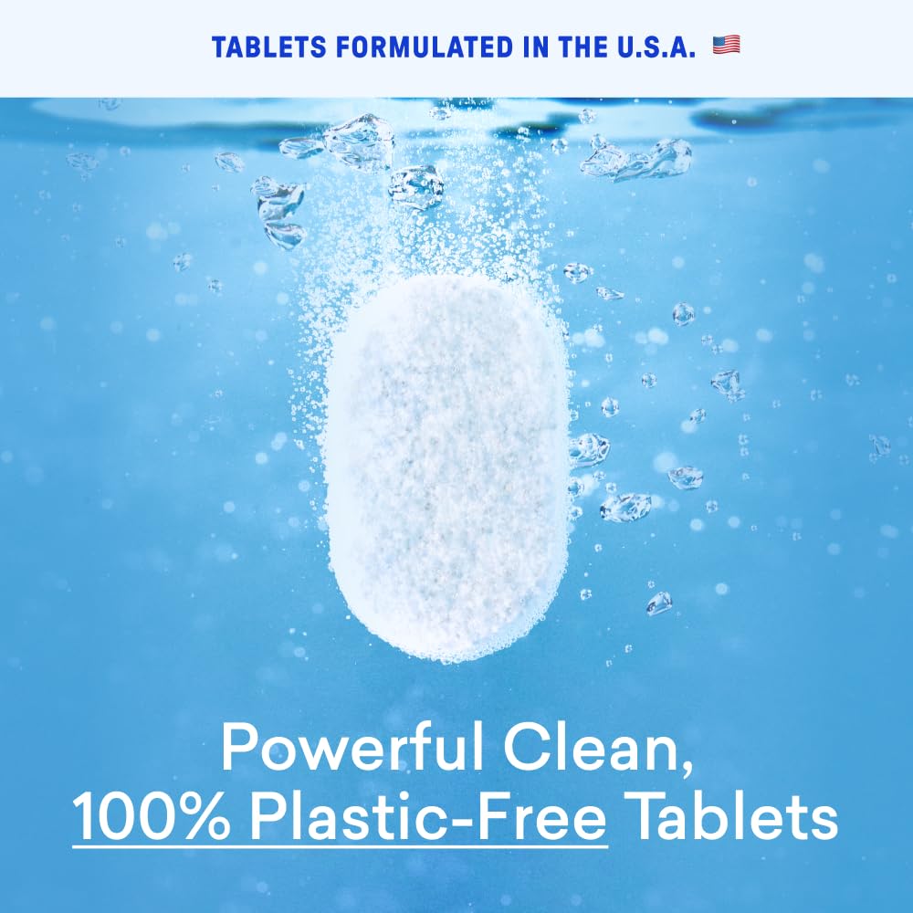 BLUELAND tableta colocada en el dispensador del lavavajillas mostrando facilidad de uso