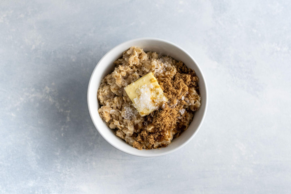 Bob's Red Mill avena en cocina junto a frutas promoviendo comidas saludables