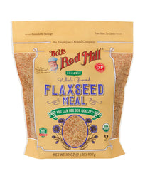 Bob's Red Mill textura de linaza molida en primer plano, muestra consistencia fina