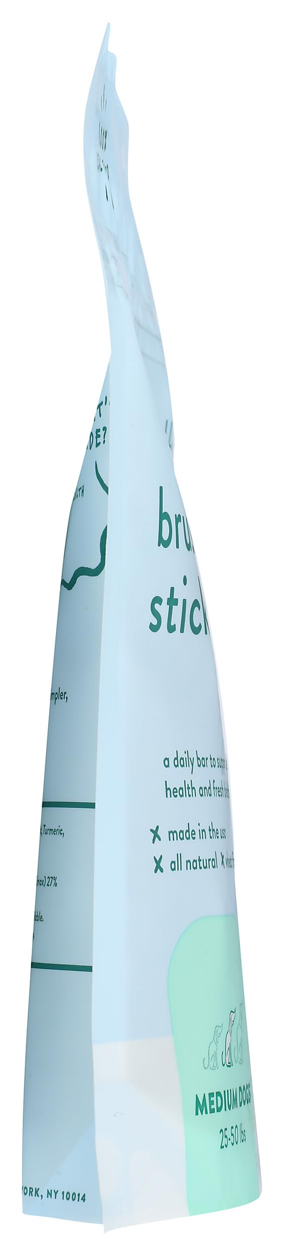 Bocce's Bakery barra dental en mano para ver escala y textura