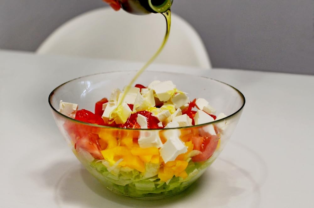 Bono botella en cocina transmite uso diario y versatilidad culinaria