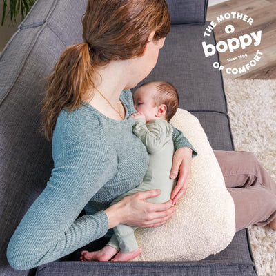 Boppy luxe inner liner spot cleaning demonstration for quick stain care