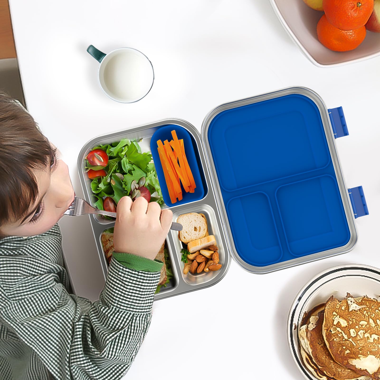 BOSEDSANG bento in picnic setting showing family-friendly use and portable convenience