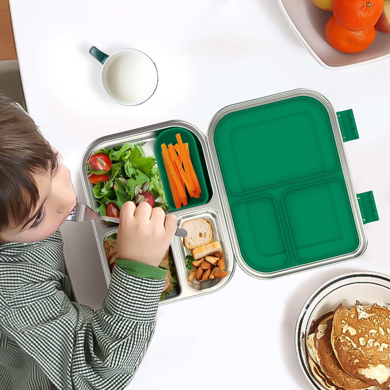 BOSEDSANG escena de picnic infantil con fiambrera organizada y segura