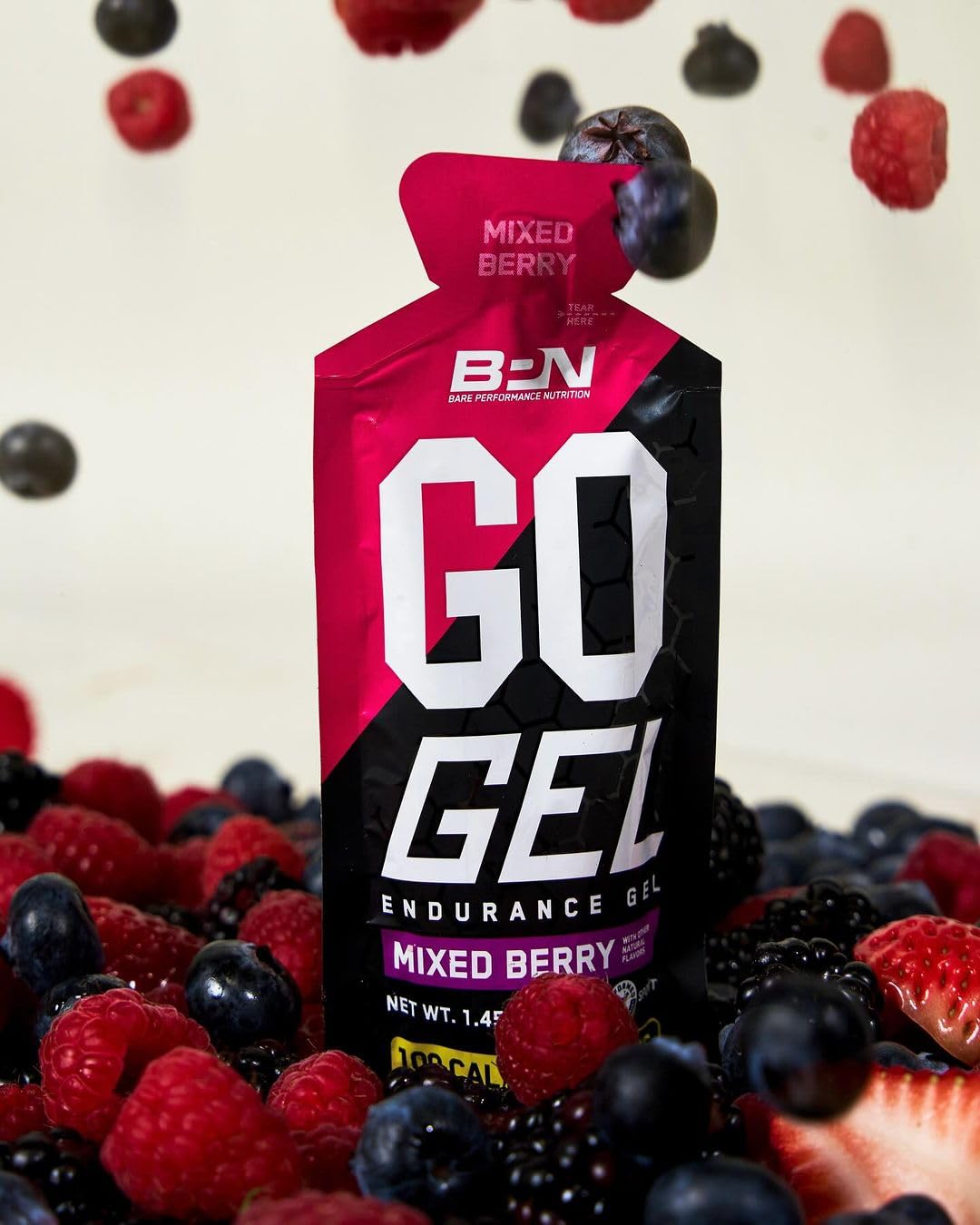BARE PERFORMANCE NUTRITION ingredientes naturales en primer plano subrayando la opción limpia y vegana