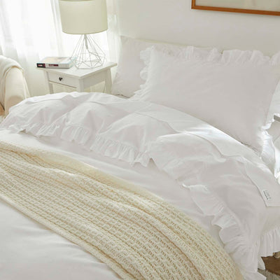 Brandream interior corner tie shot showing ties that keep the duvet insert securely in place