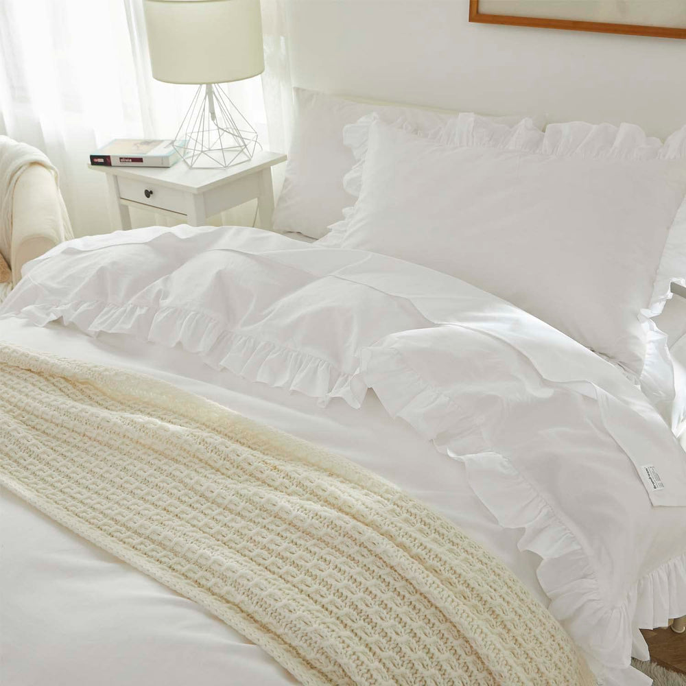 Brandream interior corner tie shot showing ties that keep the duvet insert securely in place
