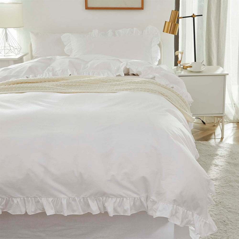 Brandream standard sham front view with envelope closure for quick pillow changes