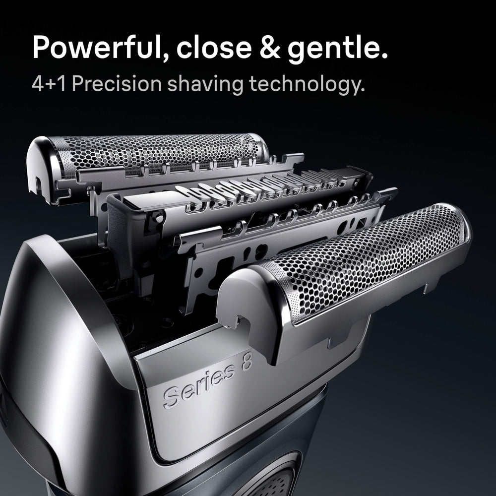 Braun Series 8 83M comparación de tamaño junto a afeitadora para escala