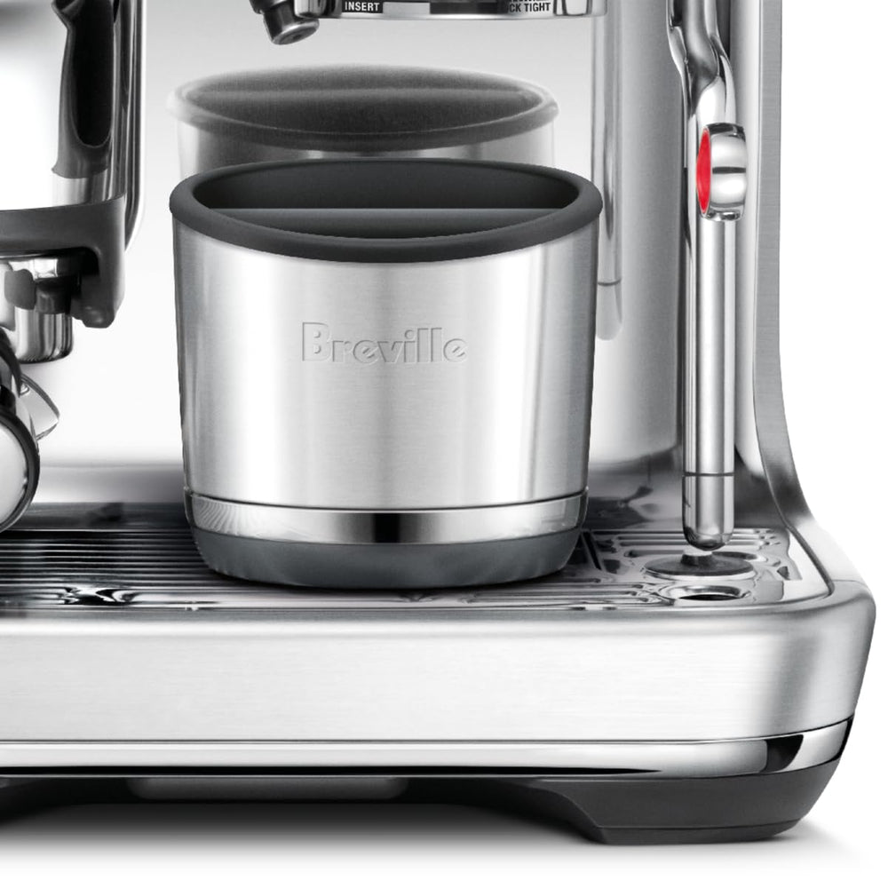 Breville knock box 10 ambientado en barra de café casa, aporta orden y estética