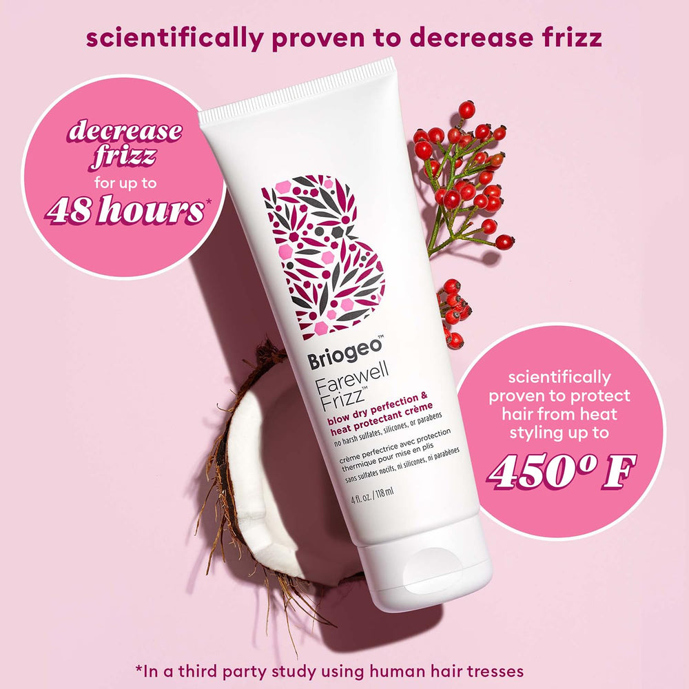 Briogeo aplicación en mano sobre cabello húmedo para control de frizz