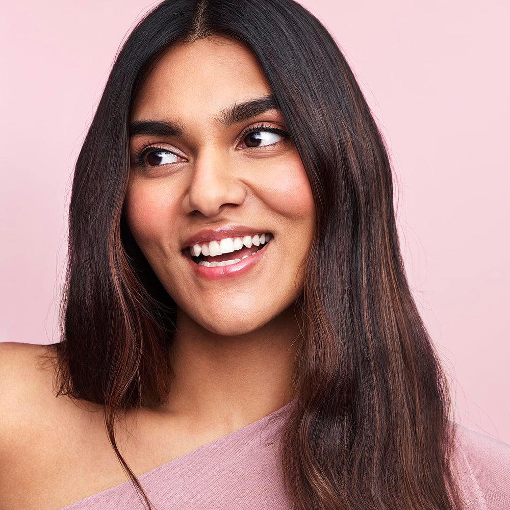 Briogeo cabello liso tras secado, brillo y suavidad visibles