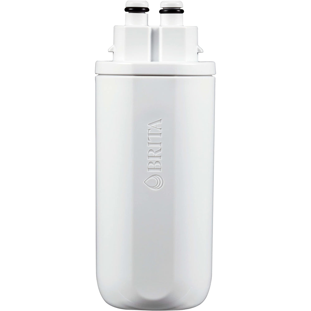 BRITA acción de servirse agua filtrada para beber al instante