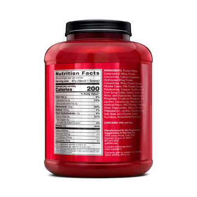 BSN deportista tomando SYNTHA-6 en gimnasio para un recurso rápido tras entrenar