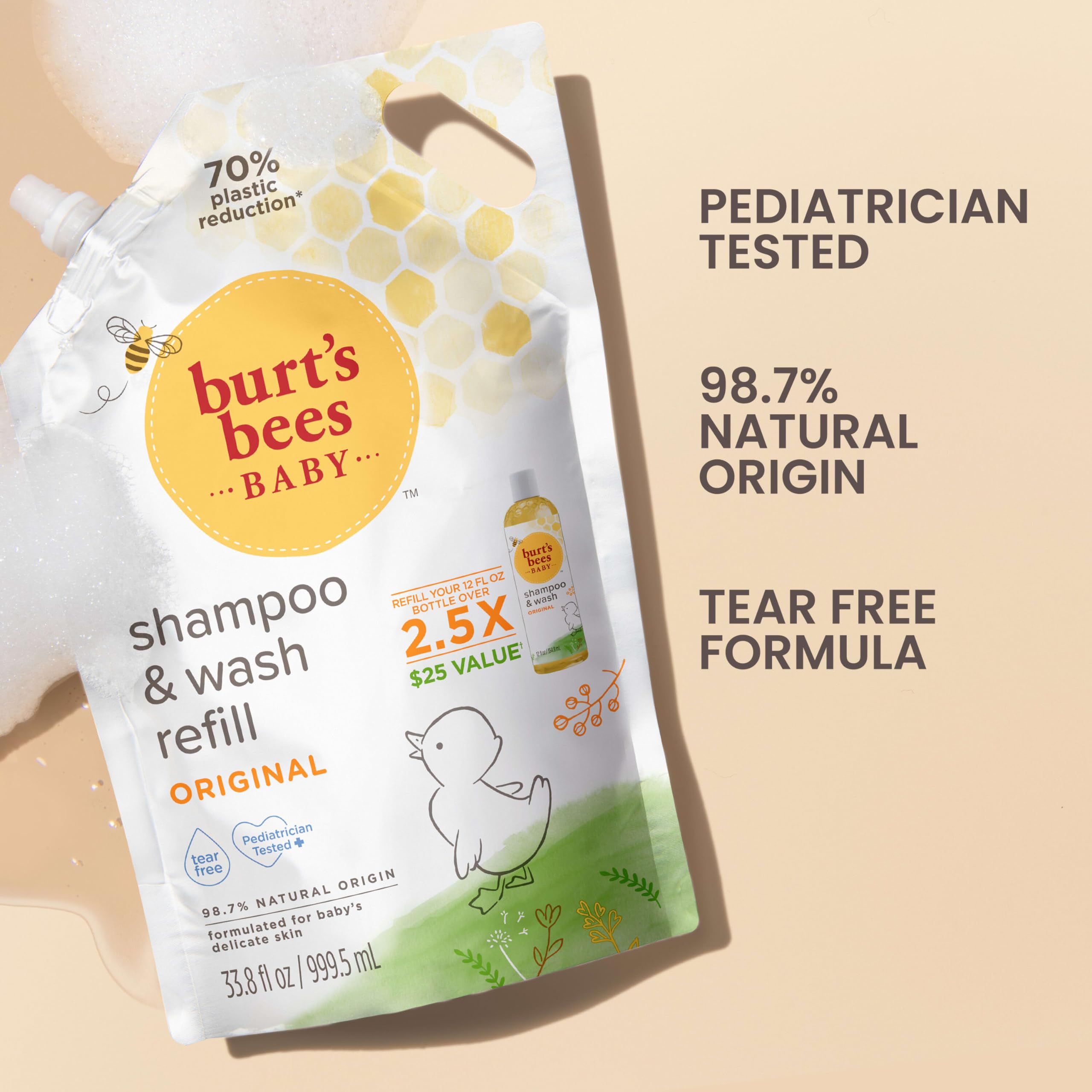 Burt's Bees bebé en baño usando producto para lavado delicado