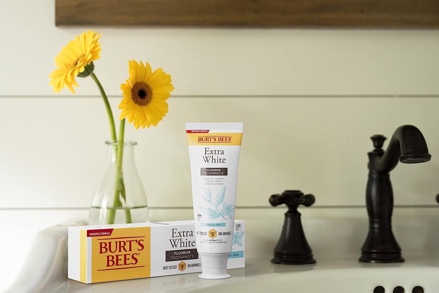 Burt's Bees paquete de tres tubos ideal para hogar y viajes