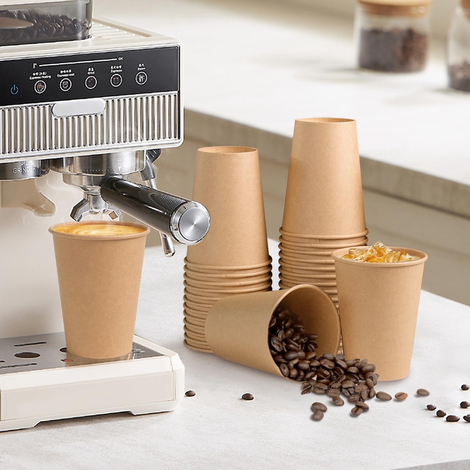 BYSNOW vaso en uso con café caliente demostrando confort al sostener