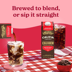 Califia Farms botella en mano mostrando escala y tamaño de 32 oz